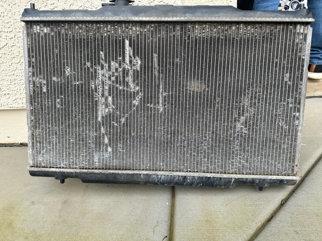 2005 Honda CRV Radiator with Fans