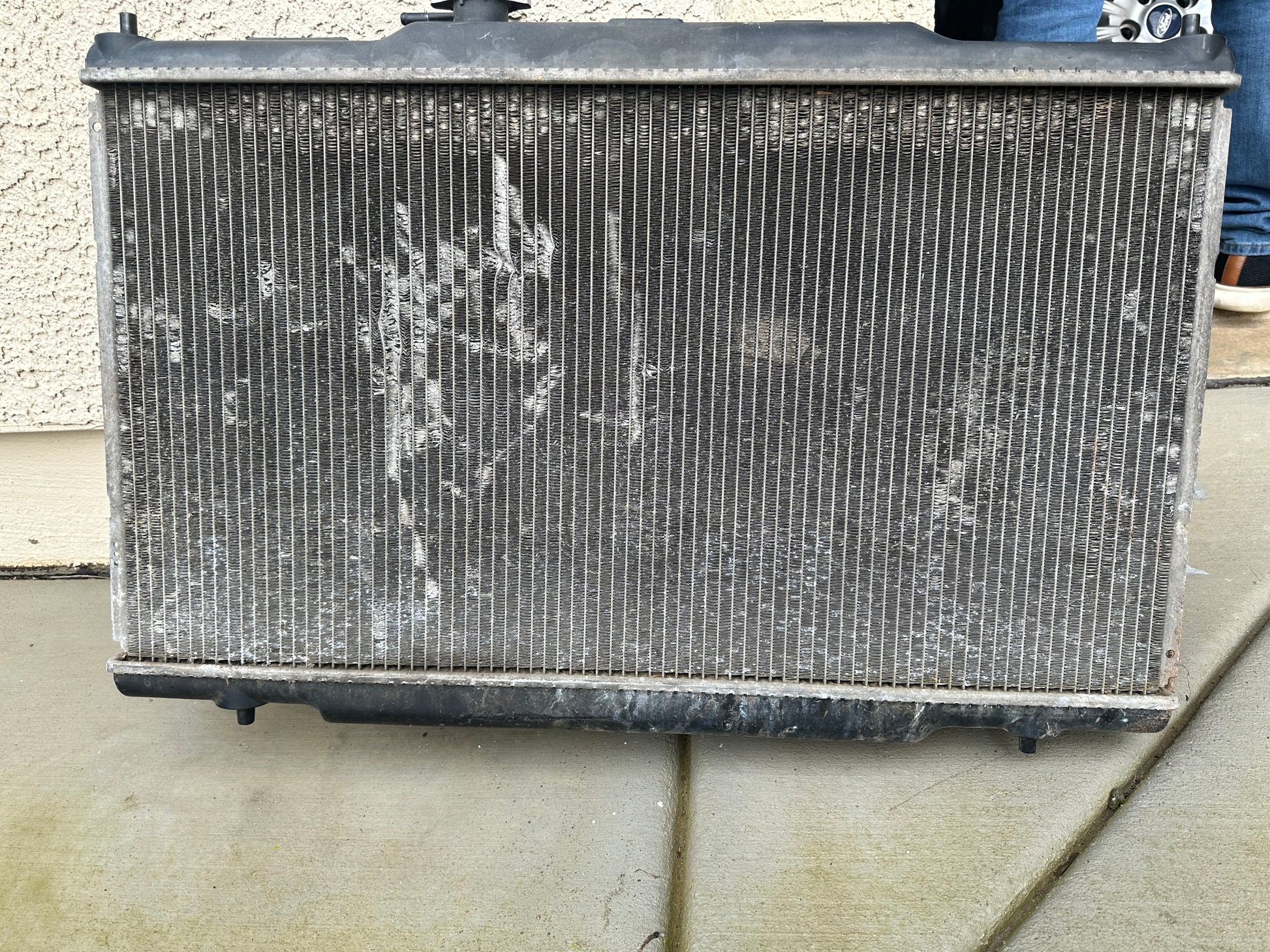 2005 Honda CRV Radiator with Fans