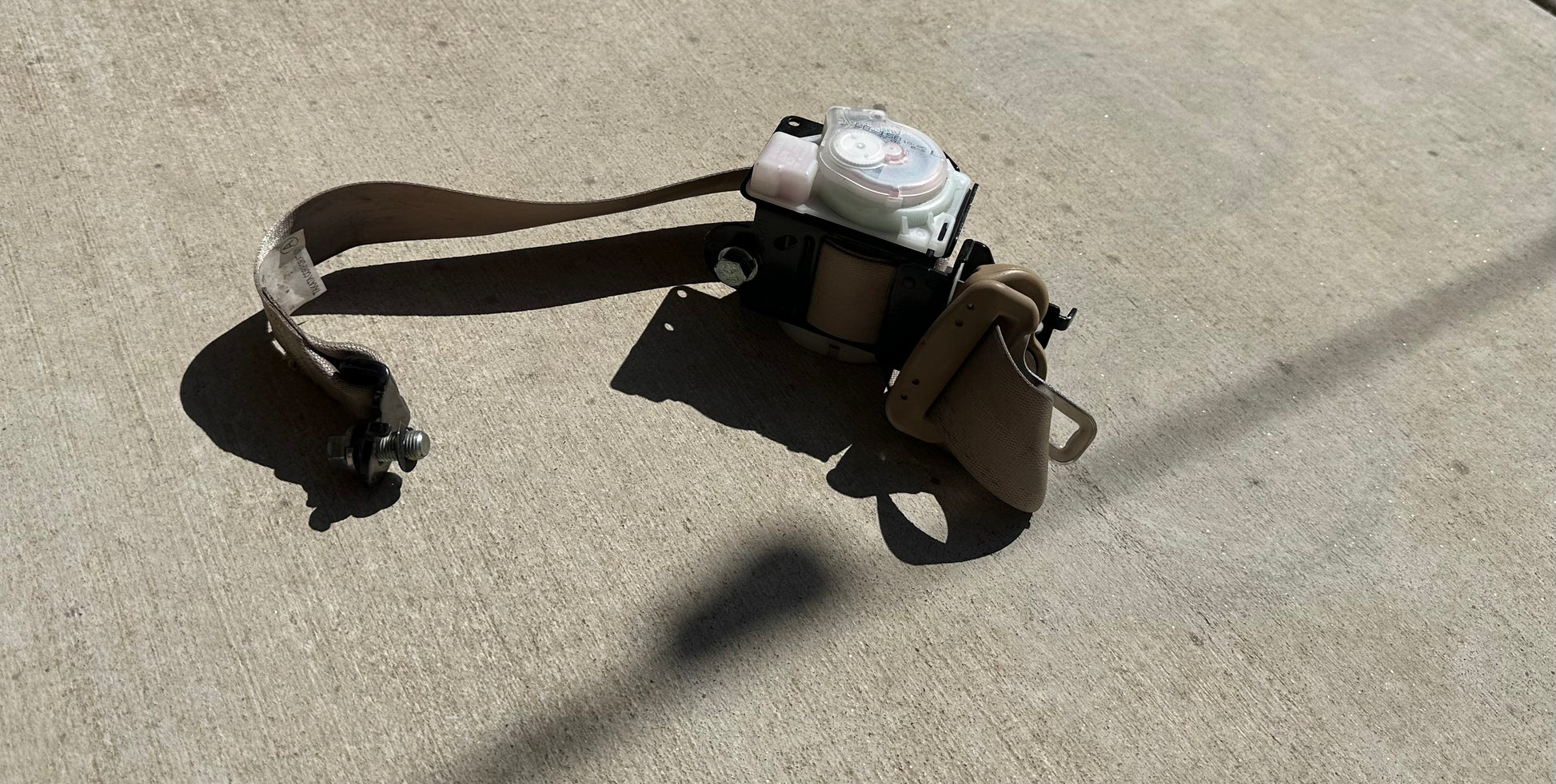 2005 Honda CRV Passenger side rear belt