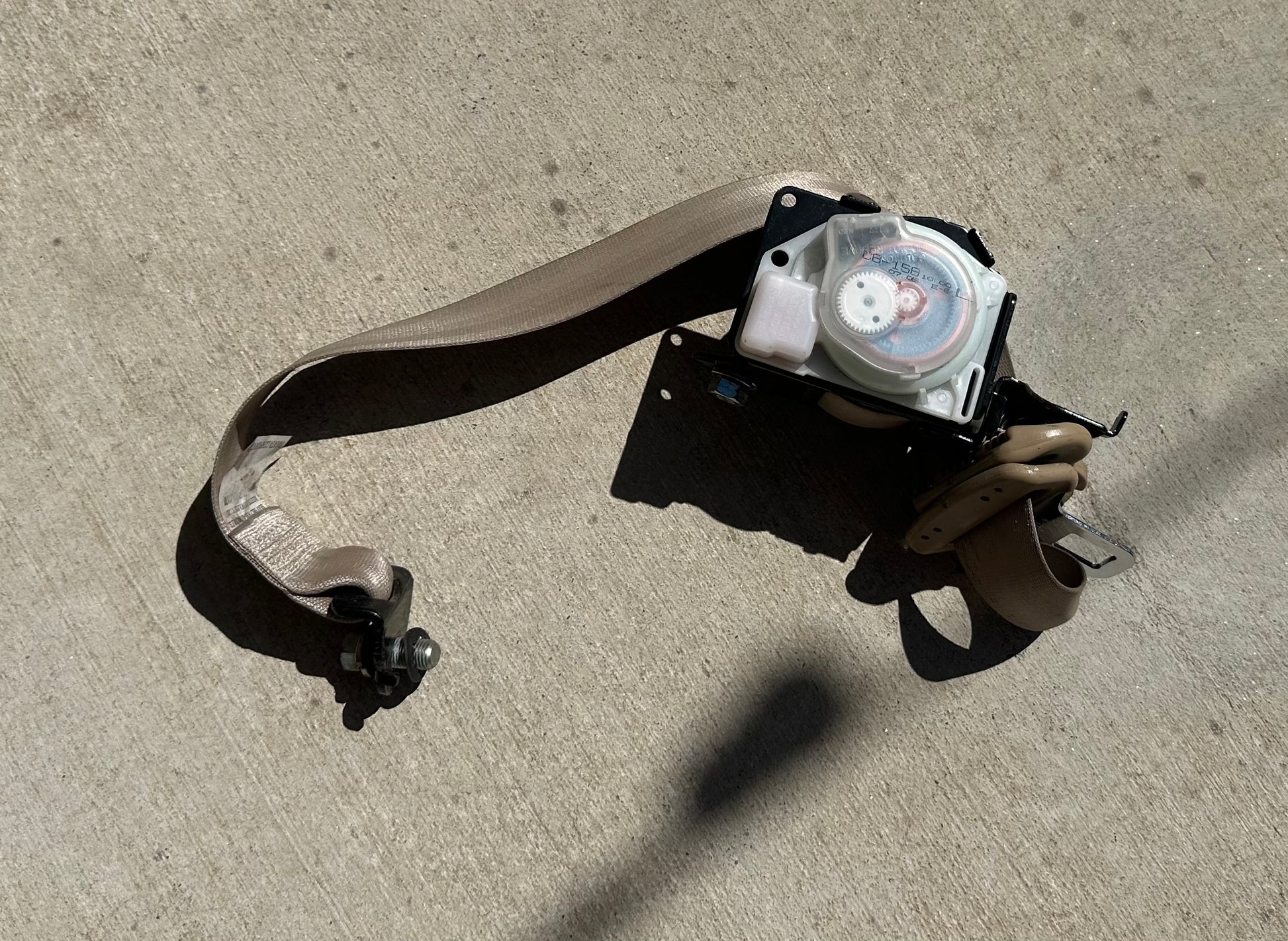 2005 Honda CRV Passenger side rear belt