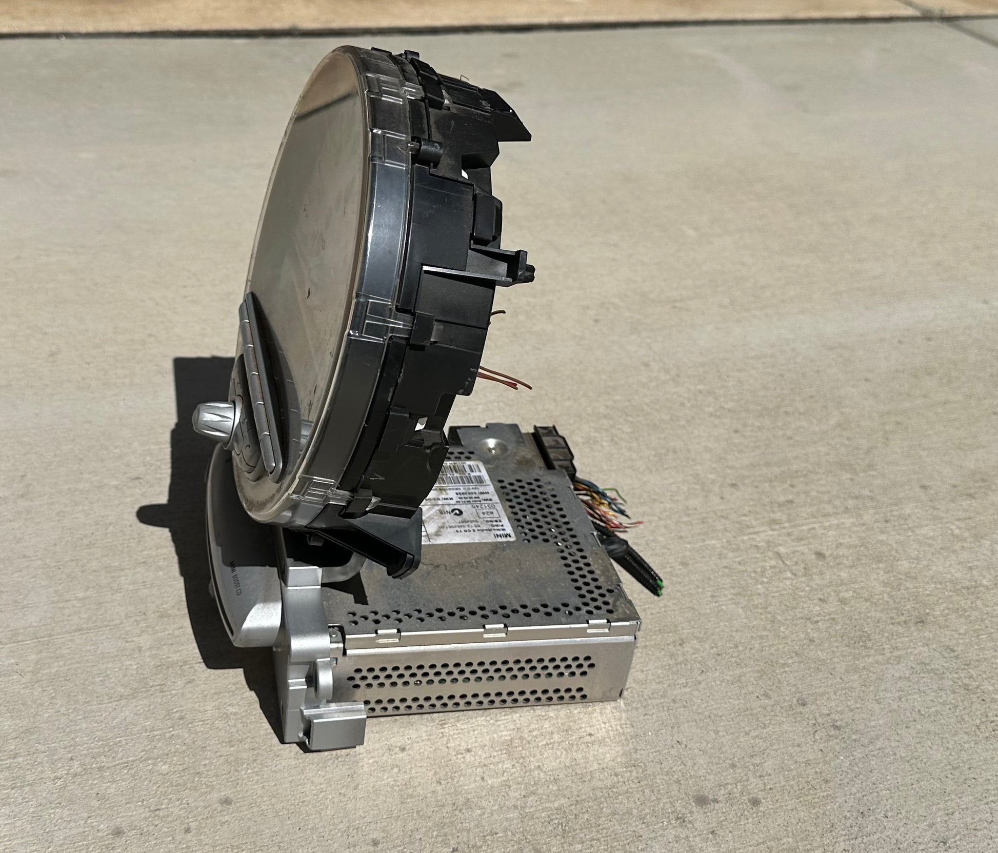 2010 Mini Cooper S Odometer Cluster with Radio